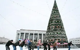 Баннер компании На Октябрьской площади