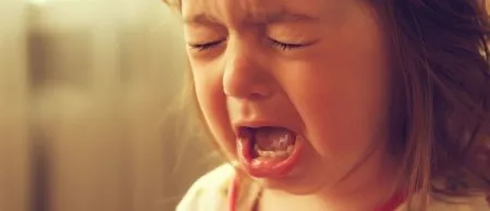 Как отучить ребенка ныть?