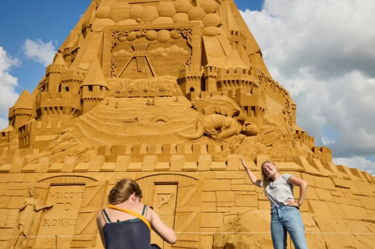 В июле в Дании построили самый высокий в мире замок из песка