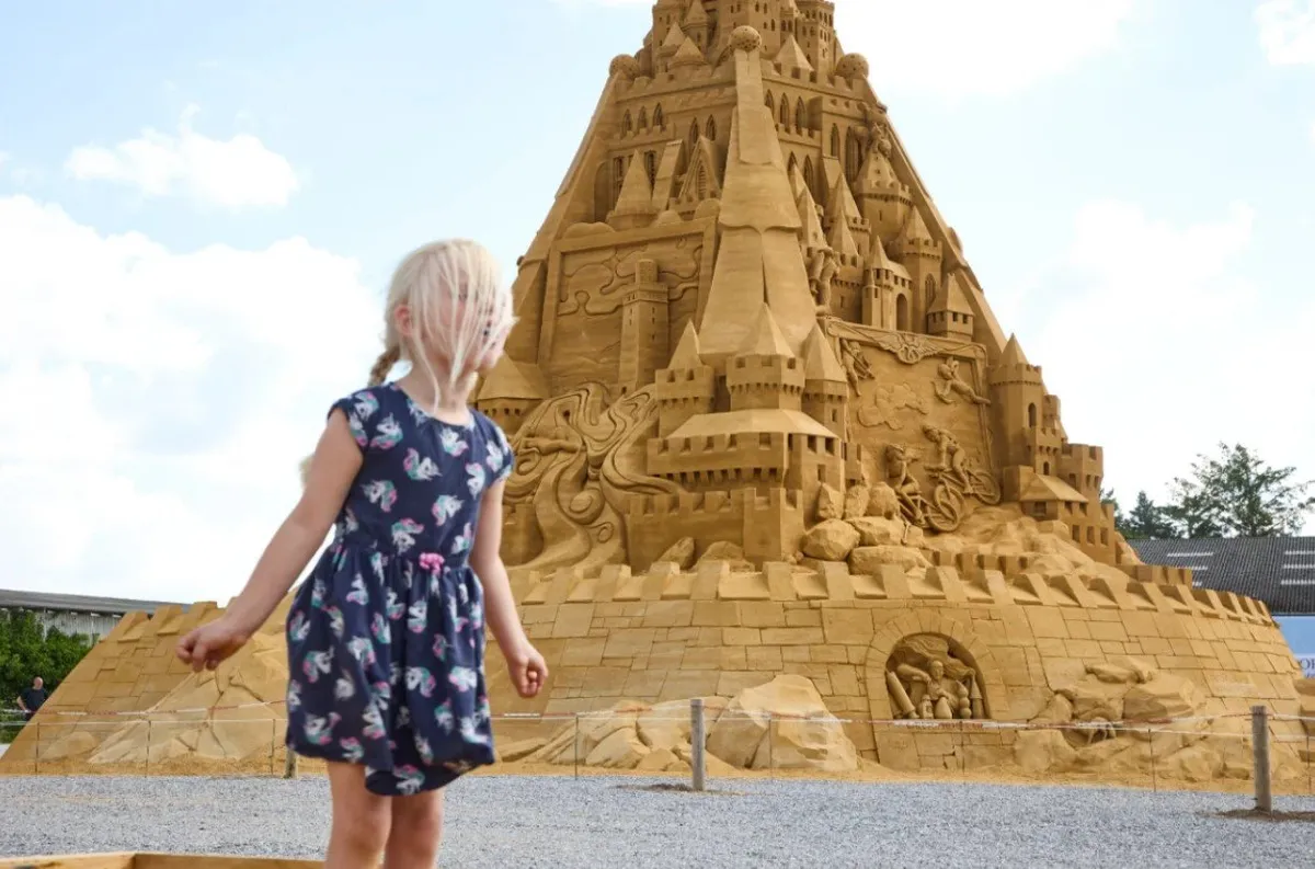 В июле в Дании построили самый высокий в мире замок из песка