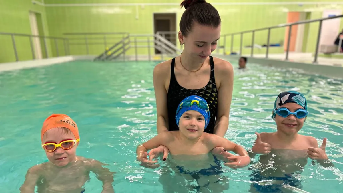 9 школ по обучению плаванию детей в Минске