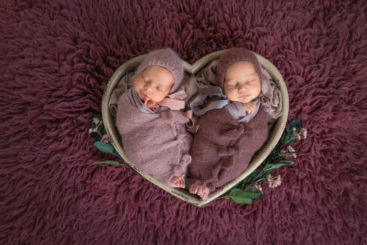 Как забеременеть двойней естественным путем?