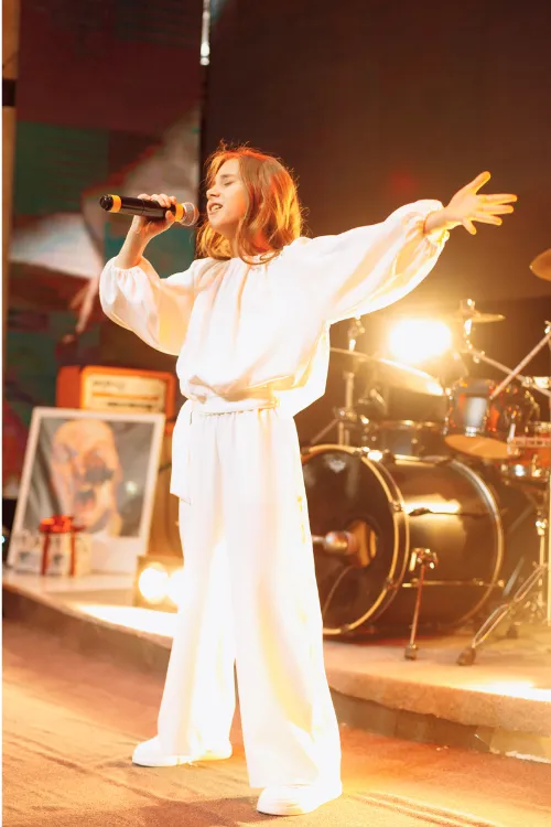 Где научиться петь и играть в Минске: обзор лучших музыкальных школ и школ вокала