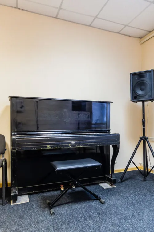 Где научиться петь и играть в Минске: обзор лучших музыкальных школ и школ вокала