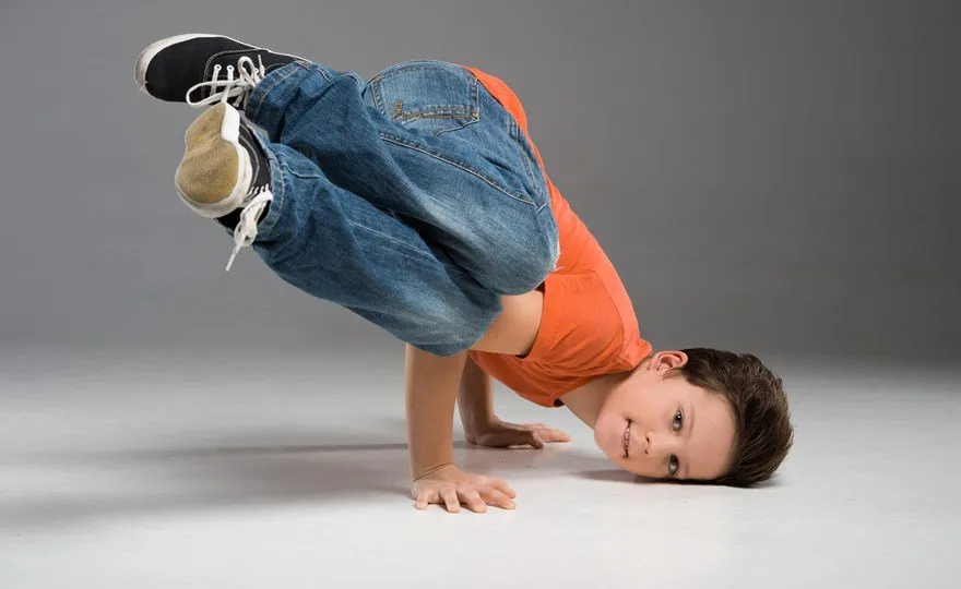 В школах Беларуси появятся факультативы по танцам: от вальса до брейка