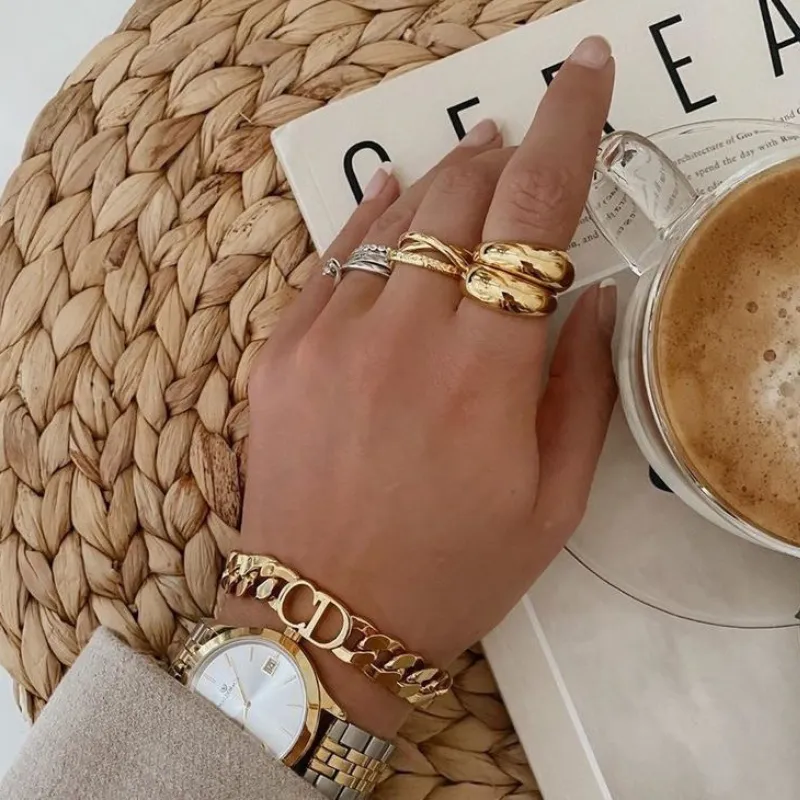 Что подарить на 8 марта: топ-30 идей подарков для жены, мамы, бабушки и дочки