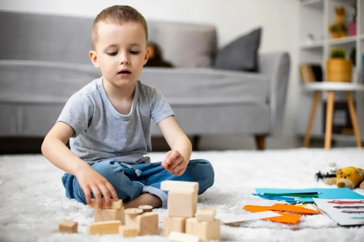 Как понять, что у ребенка аутизм: признаки и методы диагностики