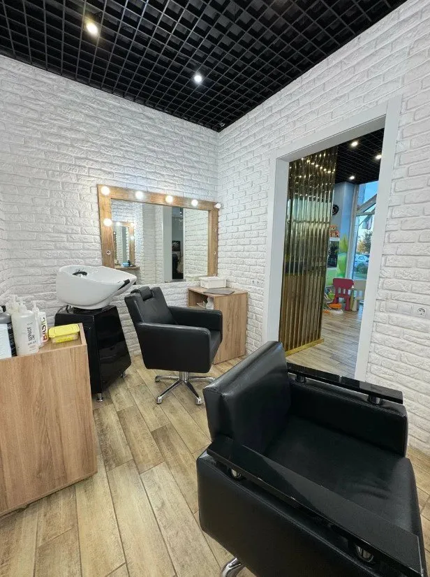 Стрижёмся всей семьей: 5 лучших детских парикмахерских в Минске, где позаботятся и о детях, и о родителях