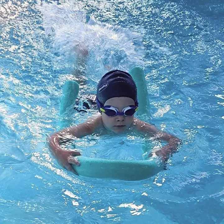 Школы плавания для детей в Минске: лучшие предложения 2025 года