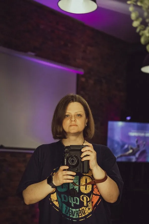 «Забудьте о фотостудии»: фотограф объясняет, почему ваш дом — лучшая (и бесплатная) новогодняя локация