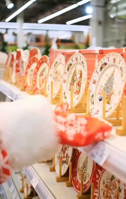 Операция «Новый год»: где в Минске купить идеальную елку, самые стильные игрушки и праздничную посуду