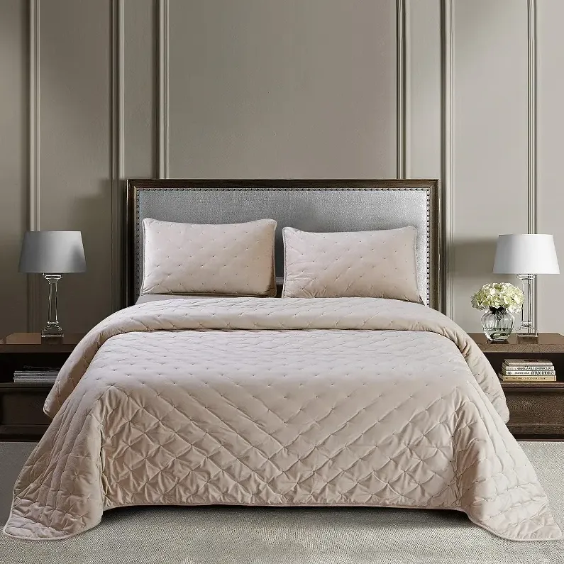 Где купить идеальное постельное белье и пледы в Беларуси: честный гид от бюджетного хлопка до тяжелого люкса