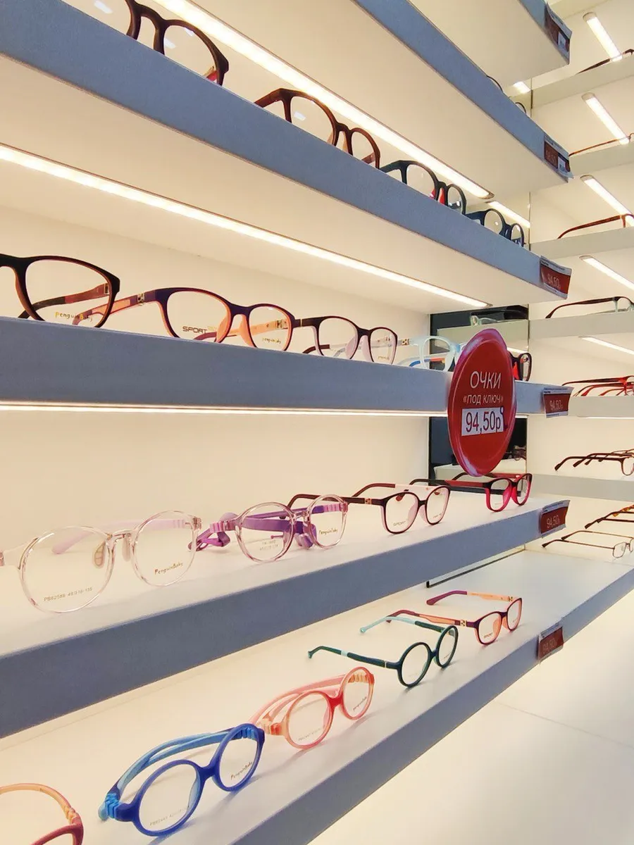 Видеть красиво: большой гид по лучшим оптикам Минска — где проверить зрение и подобрать идеальные очки
