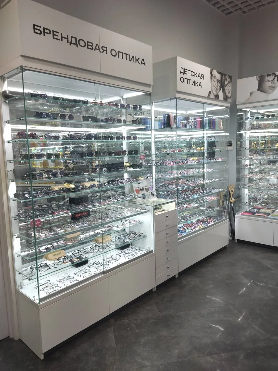 Видеть красиво: большой гид по лучшим оптикам Минска — где проверить зрение и подобрать идеальные очки