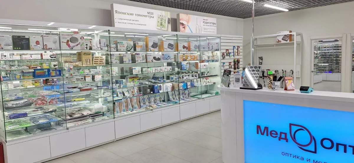 Видеть красиво: большой гид по лучшим оптикам Минска — где проверить зрение и подобрать идеальные очки