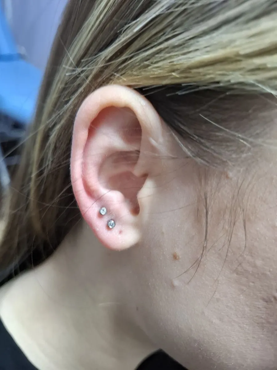 Где проколоть уши в Минске: 5 лучших салонов и медцентров