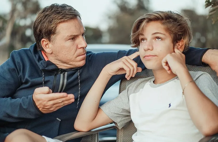 «Он стал чужим»: как пережить подростковый возраст и не сойти с ума. 6 шагов от кризисного психолога