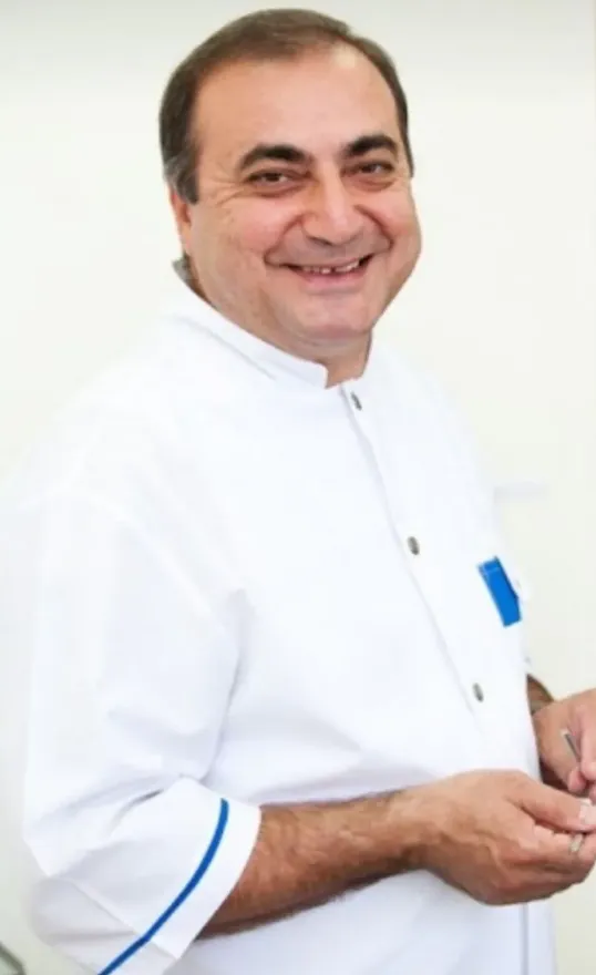 Имплантация зубов в Минске: обзор клиник и врачей. Кому доверить свою улыбку?