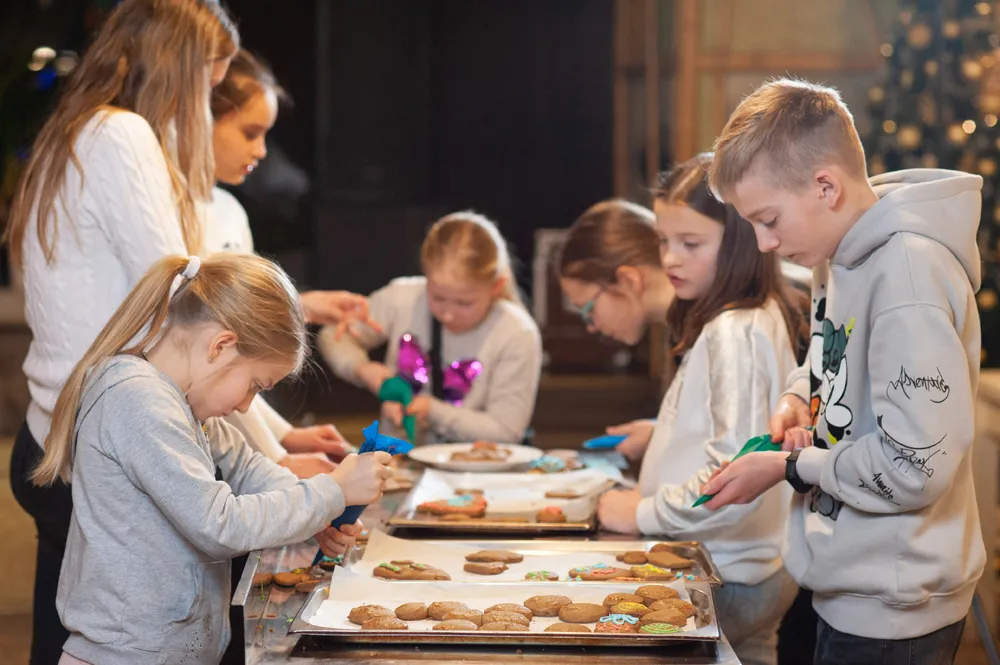 Загородный клуб «Фестивальный» приглашает детей 10-14 лет на зимнюю смену «Новая стихия»