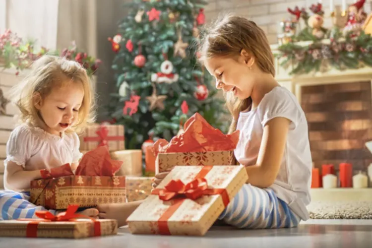 Что подарить ребенку 6-7 лет на Новый год: 10 классных идей на любой кошелек