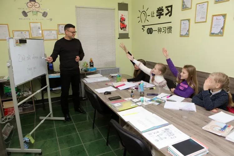 Китайский язык для детей: бесплатный пробный урок в школе учителя Вэй
