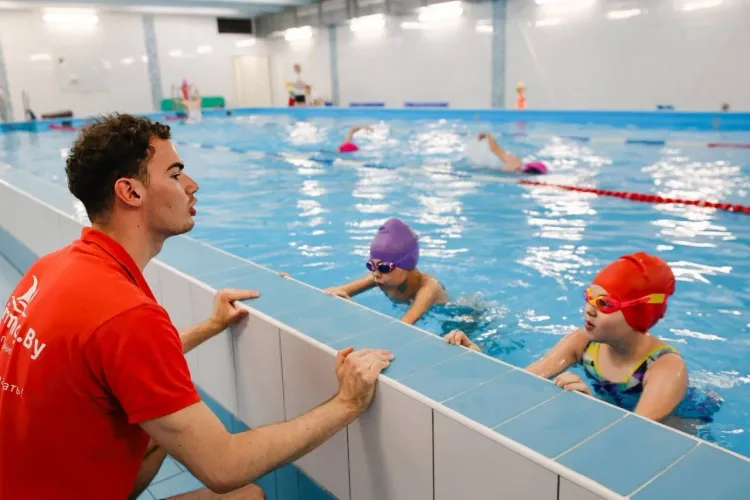 Swimming.by (Минск): скидка 10% на абонемент многодетным семьям и семьям, где плавают двое и больше