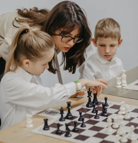 Шахматы для детей в Genius Tech School