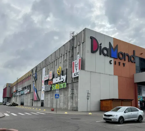 Обзор актуальных скидок октября в ТРЦ DiaMond City, Минск: магазины, развлечения и семейный отдых