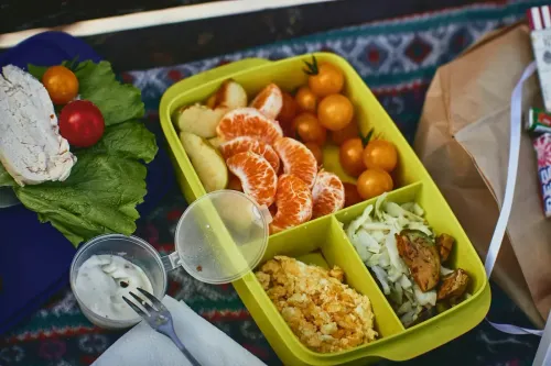 Школьное питание с 1 сентября: нормы +5%, автоматы с едой и меню под вкусы детей