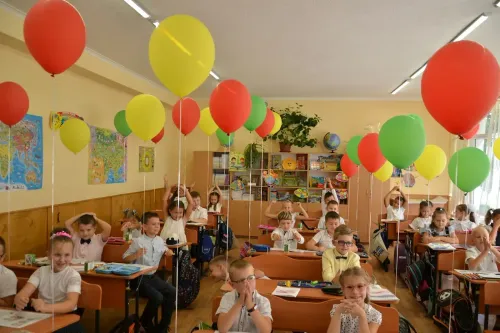 В школу в 6 или 7 лет: спор, который делит родителей каждое лето
