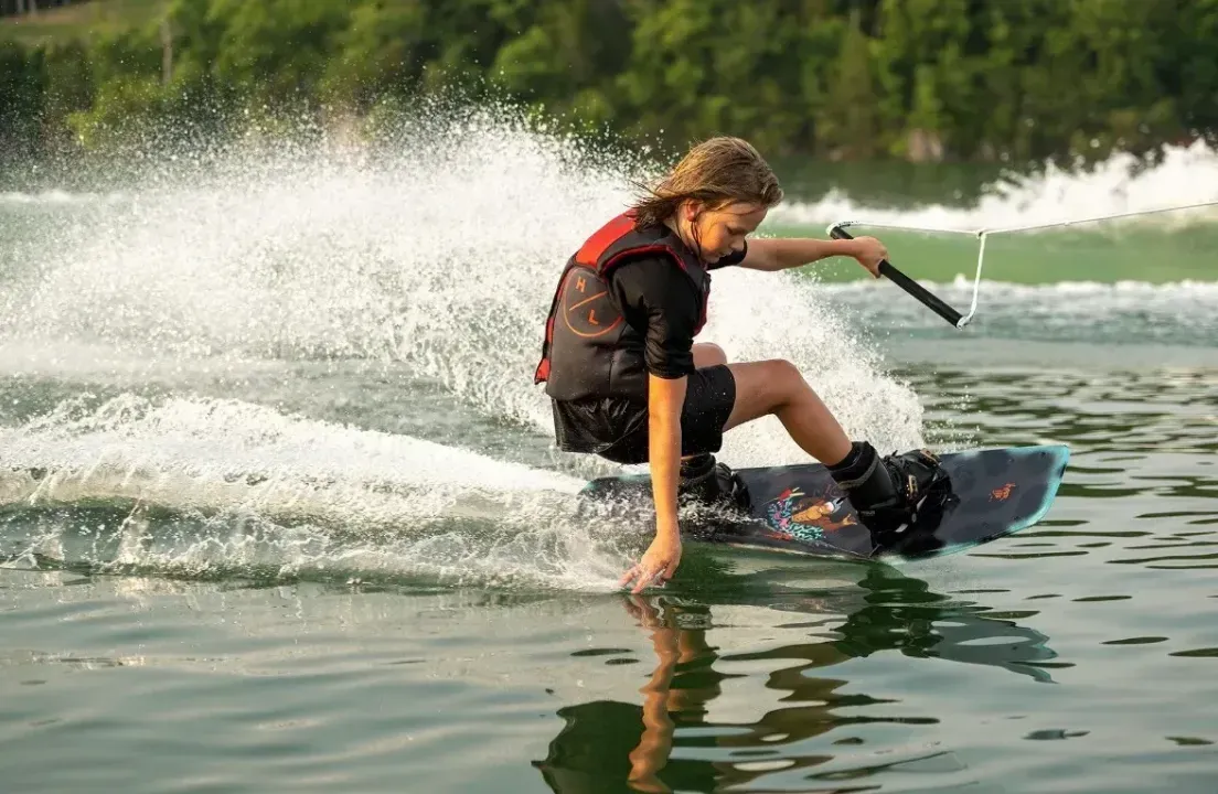 11. Премиальный спортивный отдых SurfCampMinsk: вейкбординг, сапы и походы
