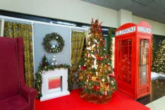 Фотофакт. В Минске появилась новогодняя фотозона, откуда можно позвонить Деду Морозу по видеосвязи