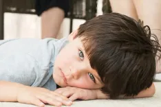 9 вещей, которые родители не должны делать перед детьми