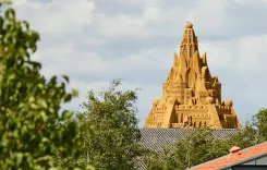 В июле в Дании построили самый высокий в мире замок из песка