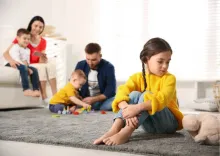 Любимчики в семье: причины и последствия