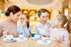 6 интересных кафе с игровыми зонами для детей в Минске