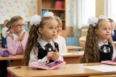 Школы Беларуси начали принимать документы в первые классы