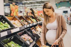 9 продуктов с высоким риском при беременности