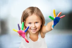 6 преимуществ рисования пальцами для детей