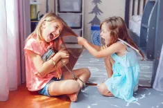 Почему сиблинги ссорятся и как им помочь?