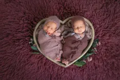 Как забеременеть двойней естественным путем?