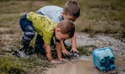 5 причин, почему вы должны позволять своим детям пачкаться