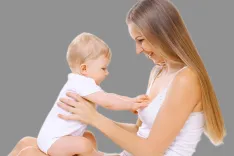 Ребенок трогает грудь: что с этим делать?