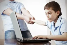 Кто авторитет: родители или интернет?
