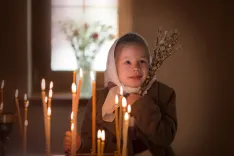 Религия и семья: стоит ли заставлять подростка ходить на службы в церковь