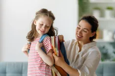 Тетради, дневники и обложки. Узнали, чем закупаются белорусы накануне нового учебного года