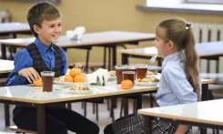 В осеннем меню школьных столовых появились пять новых фирменных блюд