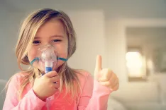 Как правильно выбрать ингалятор: советы для взрослых и семей с детьми