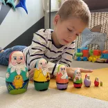 Шахматы, матрешки и расписные рамки: обзор подарков для юных гениев от "Брестской фабрики сувениров"