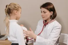 Справка в школу и сад: кому её оформлять летом, а кому можно не спешить